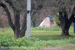 Viterbo - Delitto di via Santa Lucia - L'esame delle lenzuola 