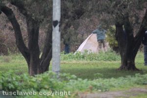 Viterbo - Delitto di via Santa Lucia - L'esame delle lenzuola