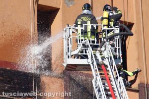Viterbo - I vigili del fuoco celebrano Santa Barbara - Una dimostrazione