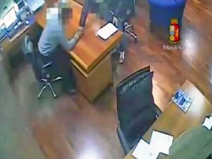 Frosinone - Patenti facili - Un'immagine dell'operazione Pay to drive
