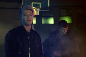 Spettacolo - Il videoclip musicale di Benji & Fede