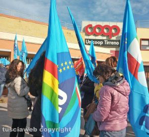 Livorno - La manifestazione sindacale contro Unicoop