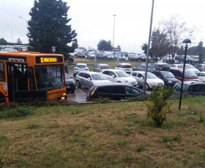 Viterbo - Ospedale Belcolle - Autobus bloccato davanti al reparto malattie infettive