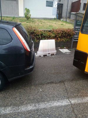 Viterbo - Ospedale Belcolle - Autobus bloccato davanti al reparto malattie infettive