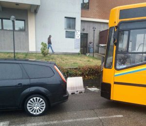 Viterbo - Ospedale Belcolle - Autobus bloccato davanti al reparto malattie infettive