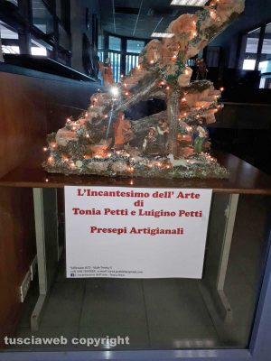 Lo scambio di auguri di Natale in tribunale