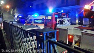 Viterbo - Palazzina in fiamme in via della Caserma