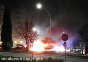 Viterbo - Santa Barbara due autocarri in fiamme