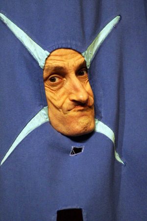  Antonio Rezza in "Pitecus"