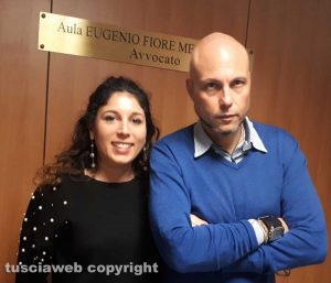 Il difensore Marco Valerio Mazzatosta con una praticante del suo studio dopo l'interrogatorio