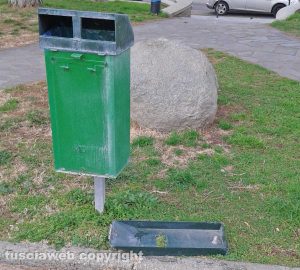 Viterbo - Il degrado al parco Peppino Impastato 