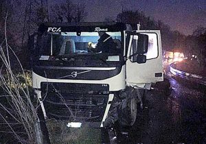 Roma - Schianto auto-tir sulla Flaminia