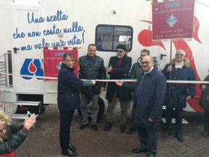 Viterbo - L’Avis dona una nuova autoemoteca alla Asl 
