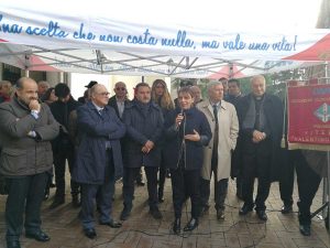 Viterbo - L’Avis dona una nuova autoemoteca alla Asl 