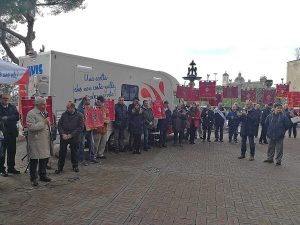 Viterbo - L’Avis dona una nuova autoemoteca alla Asl 