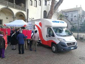 Viterbo - L’Avis dona una nuova autoemoteca alla Asl 