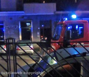 Viterbo - Palazzina in fiamme in via della Caserma