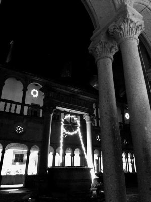 Viterbo - Natale nel chiostro della basilica della Quercia