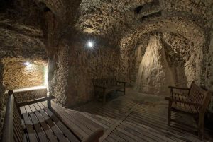 Viterbo - Terme dei papi - La grotta