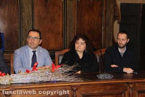 Viterbo - Presentata l'edizione della Calza della Befana più lunga del mondo