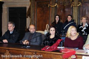 Viterbo - Presentata l'edizione della Calza della Befana più lunga del mondo