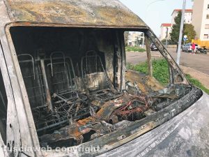 Viterbo - Esplosioni a Santa Barbara - Il furgone incendiato