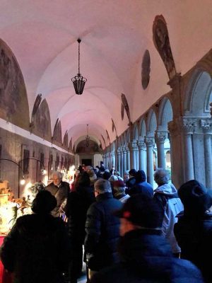 Viterbo - La mostra dei 100 presepi nel chiostro della basilica della Quercia