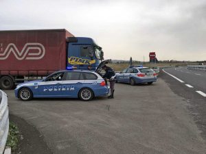 Tarquinia - Autotreno contromano sulla Civitavecchia-Porto