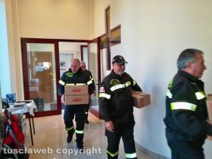 Viterbo - I vigili del fuoco al pranzo per i poveri
