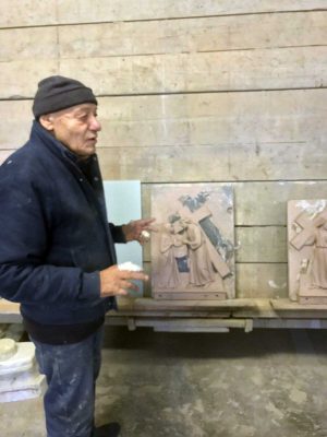 Le stazioni della Via Crucis della chiesa di Villanova
