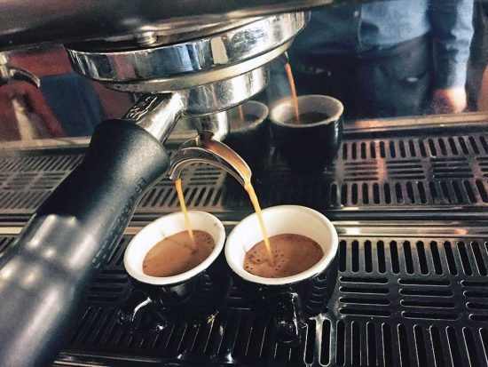 Caffè espresso al bar