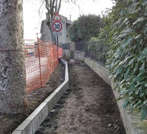 San Lorenzo Nuovo - Marciapiede di collegamento tra il centro e il cimitero