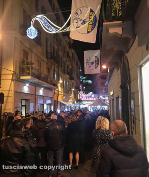 Code fuori dall'Ariston di Sanremo