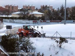 Viterbo - Un mezzo spargisale sulla Teverina 