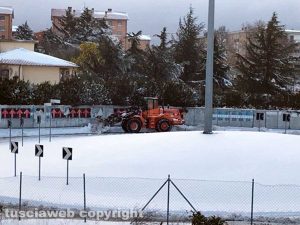 Viterbo - Un mezzo spargisale sulla Teverina 