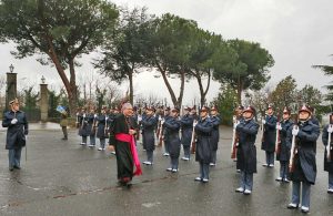 L'arcivescovo ordinario militare Marcianò in visita alla scuola sottufficiali 