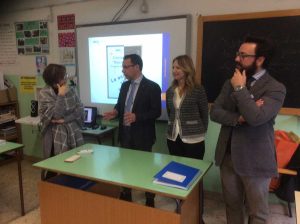 Grazia Ferro, Fabrizio Dell'Uomo, Carla Picozza e Andrea Adami in classe