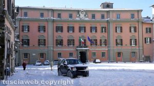 Viterbo coperta dalla neve - Il palazzo della Prefettura