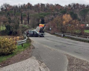Civita Castellana - Tir contro auto