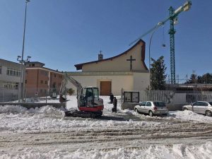 Viterbo - Neve - Volontari al lavoro a Villanova