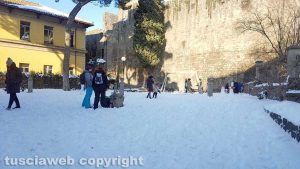 Viterbo coperta di neve- Il parco a Porta della Verità
