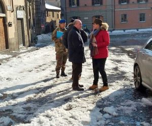 Neve a Viterbo - Militari al lavoro - Luisa Ciambella