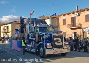 Civita Castellana - Carnevale 2018 - Sfilano carri e maschere