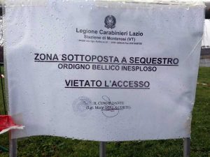 Monterosi - Ritrovato residuato bellico sul lungolago (Foto Facebook da Bass Angler Monterosi)