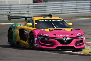 Sandrucci alla guida della Renault R.S.01 a Cremona 