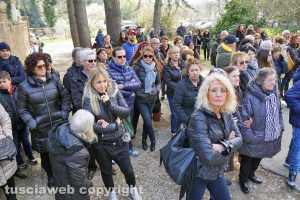 Il feretro di Fabrizio Frizzi a Bassano Romano