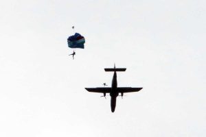 Gli atleti del gruppo sportivo di paracadutismo dell'Esercito 
