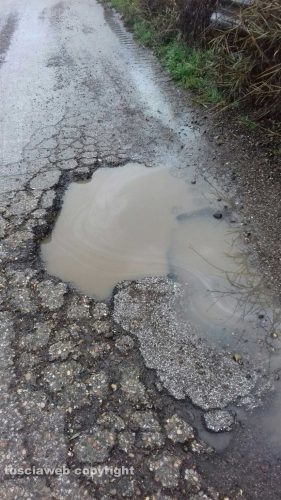 Viterbo - Le buche in Strada Monterazzano