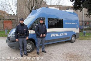Viterbo - L'ufficio mobile della Polizia a Pratogiardino