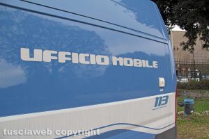 Viterbo - L'ufficio mobile della Polizia a Pratogiardino
